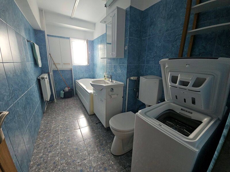 Piata Victoriei, Guvern, proprietar, inchiriez 2 camere.